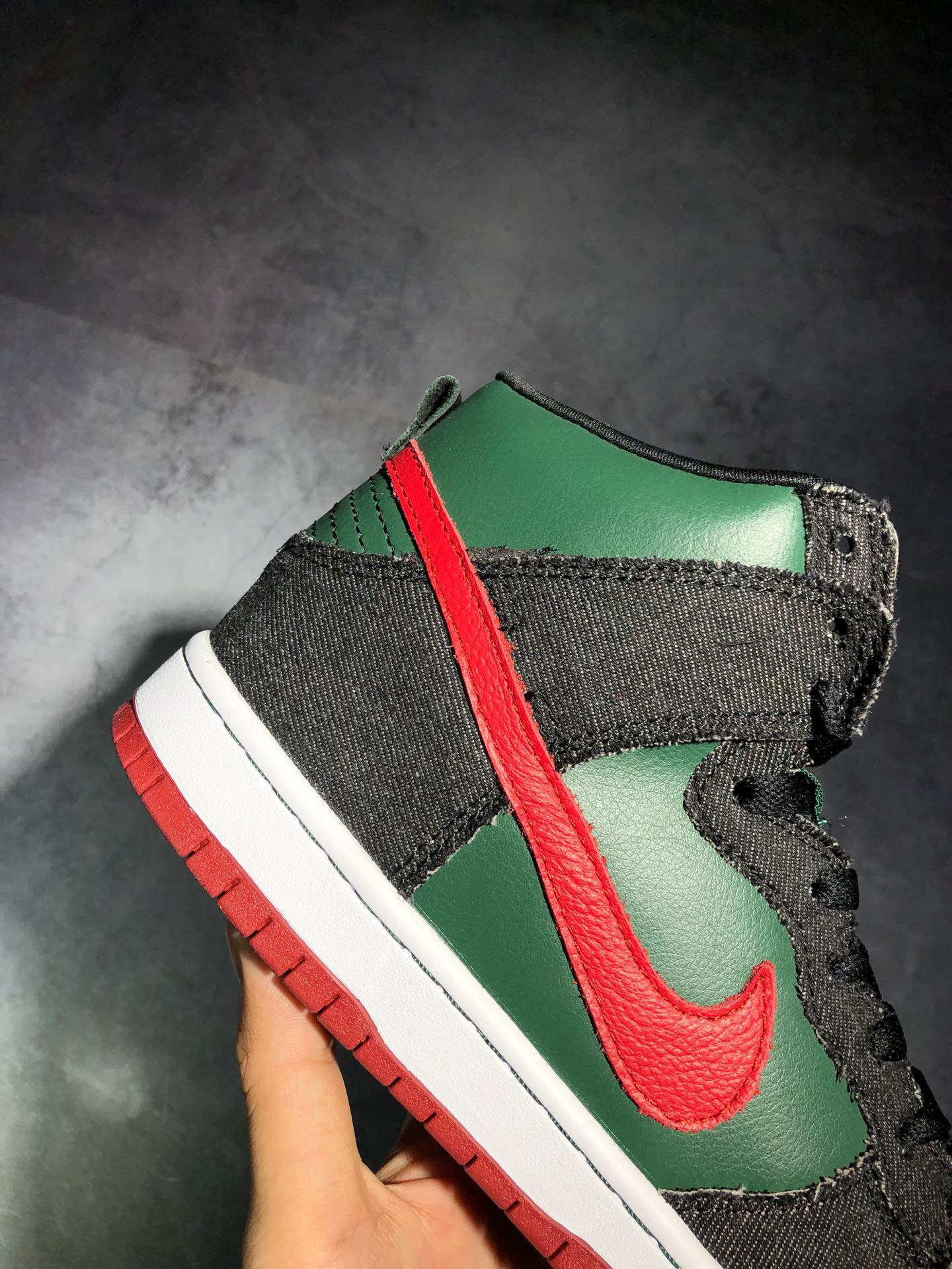 Authentic Nike Dunk SB High RESN Gucci